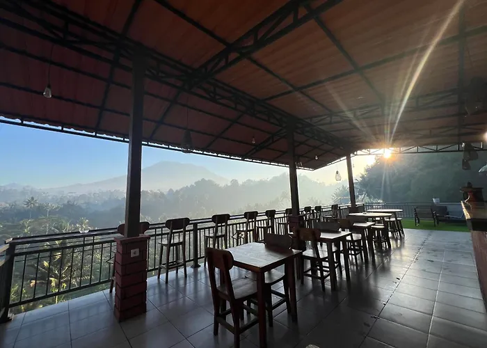 Bisbis House Iseh Village Selat